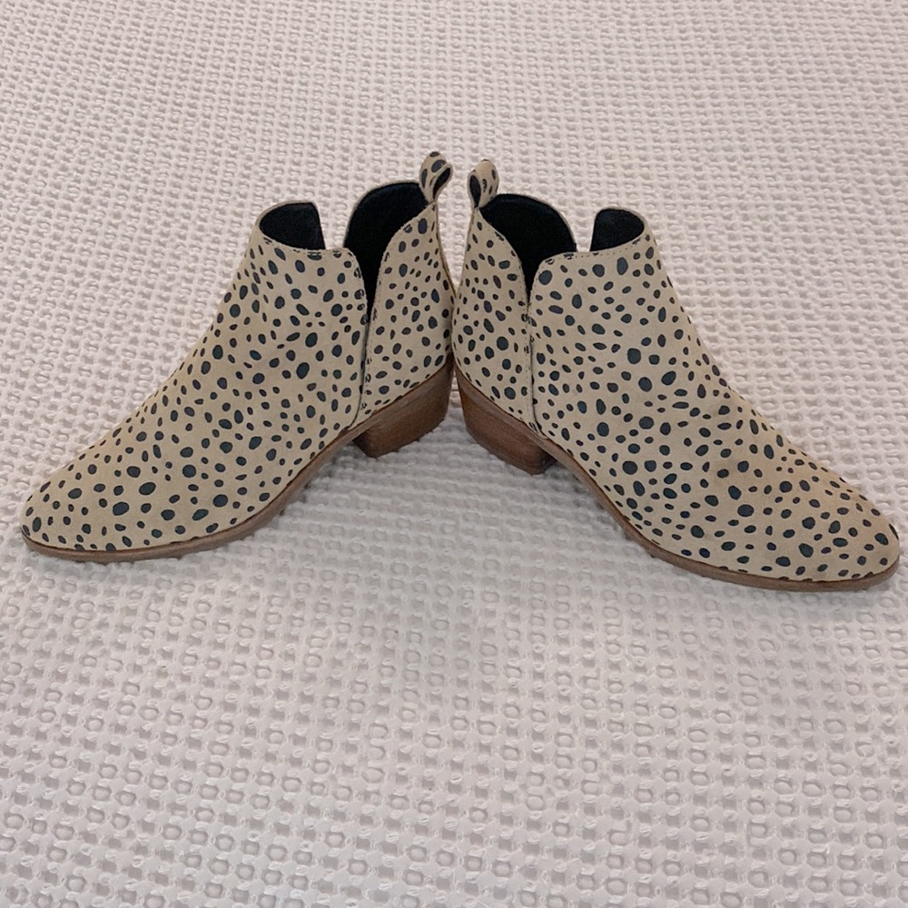 Dolce Vita Kaidie Leopard Print Booties Size 7